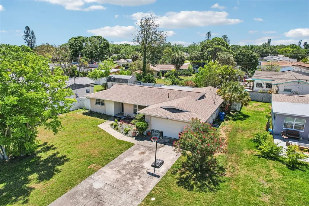 1546 66th Avenue S St Petersburg FL 33705