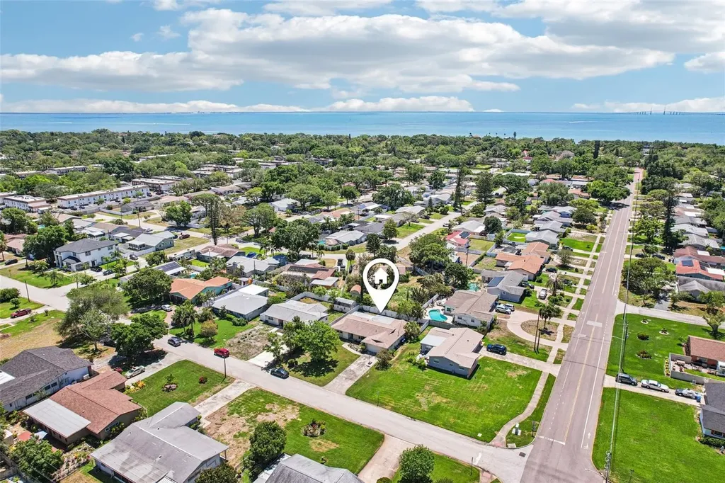 1546 66th Avenue S St Petersburg FL 33705
