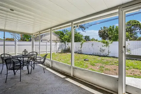 1546 66th Avenue S St Petersburg FL 33705