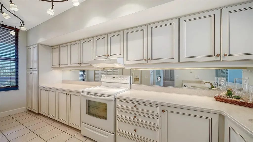 1932 Harbourside Drive Longboat Key FL 34228