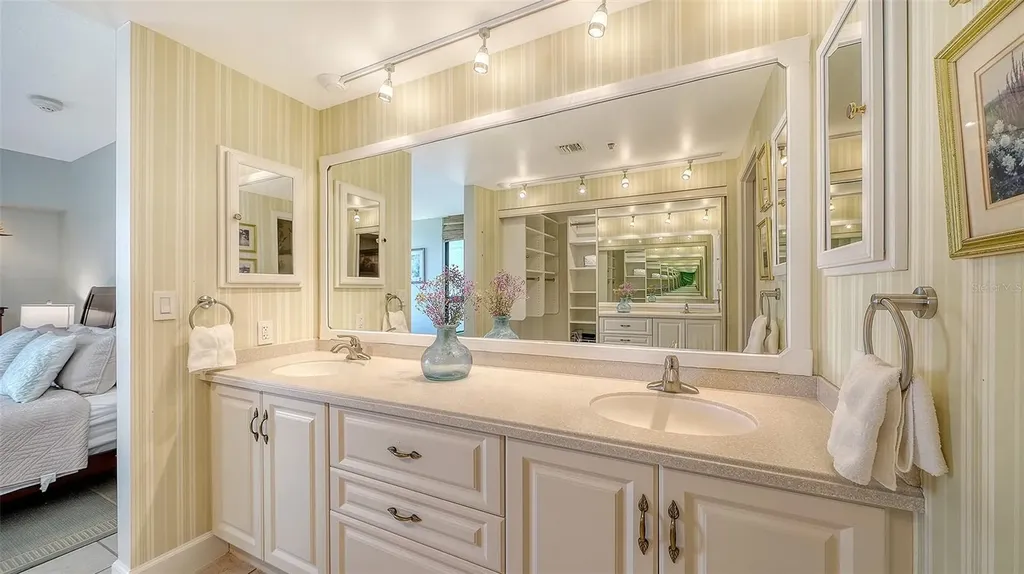 1932 Harbourside Drive Longboat Key FL 34228
