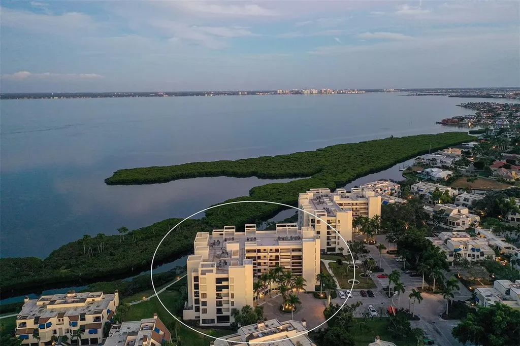 1932 Harbourside Drive Longboat Key FL 34228