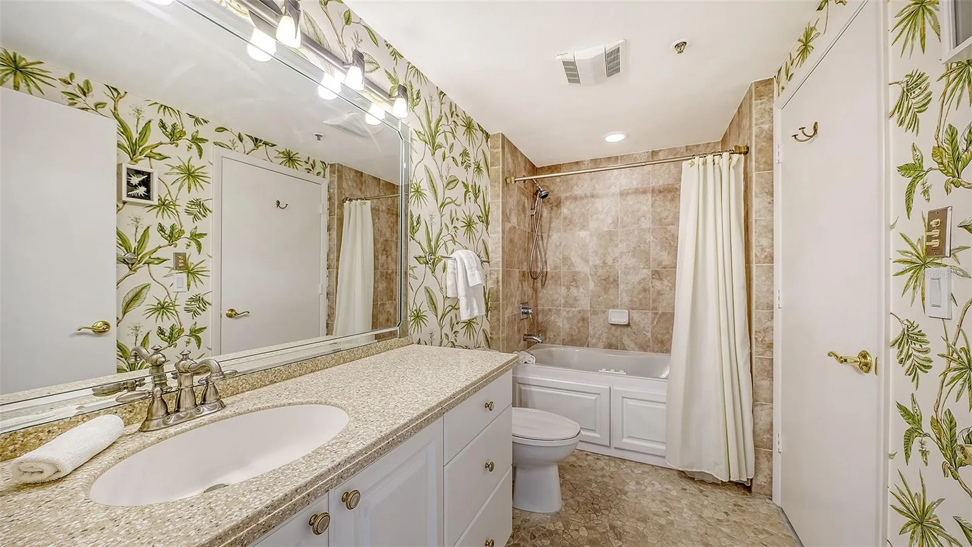 1932 Harbourside Drive Longboat Key FL 34228