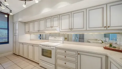 1932 Harbourside Drive Longboat Key FL 34228
