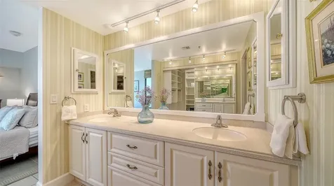1932 Harbourside Drive Longboat Key FL 34228