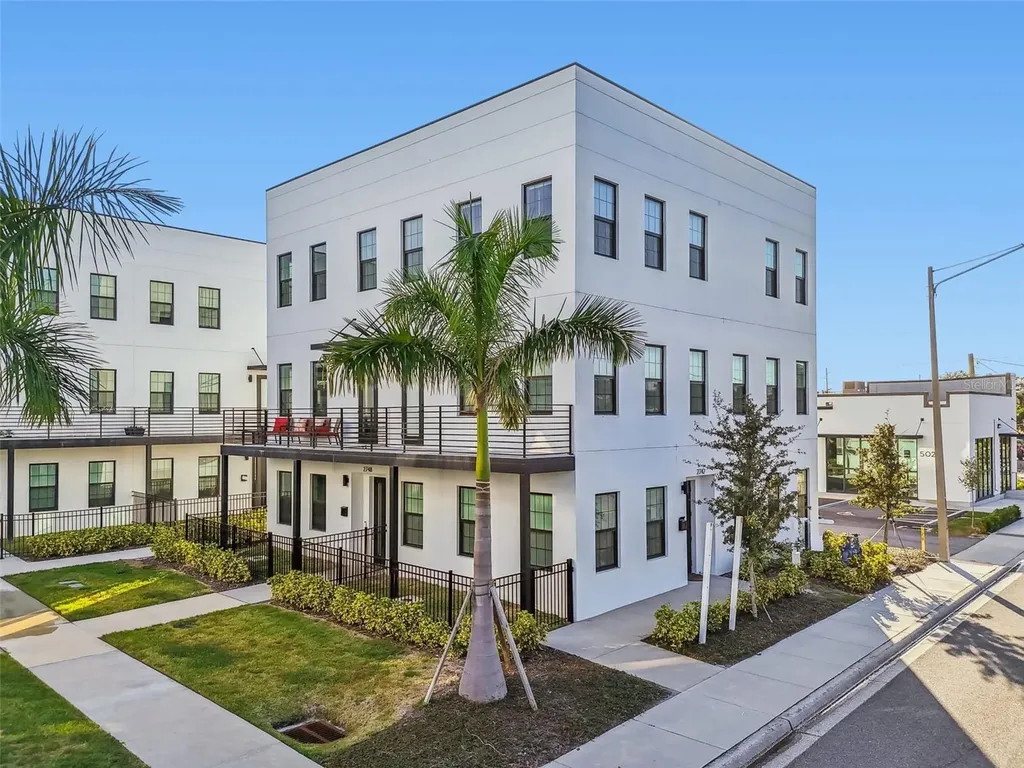 2724 5th Avenue S St Petersburg FL 33712