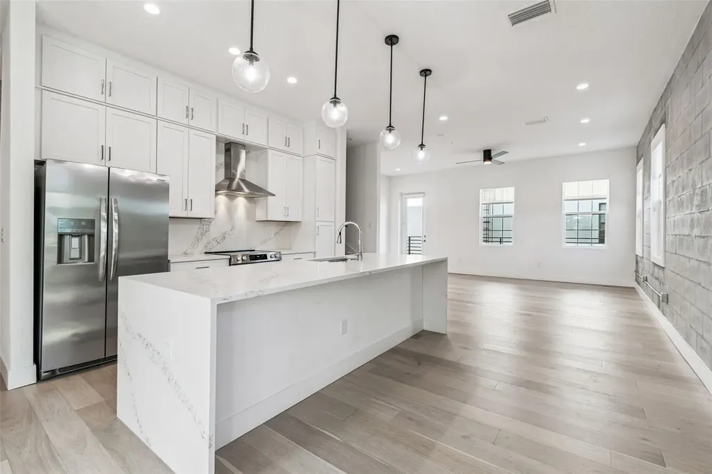 2724 5th Avenue S St Petersburg FL 33712