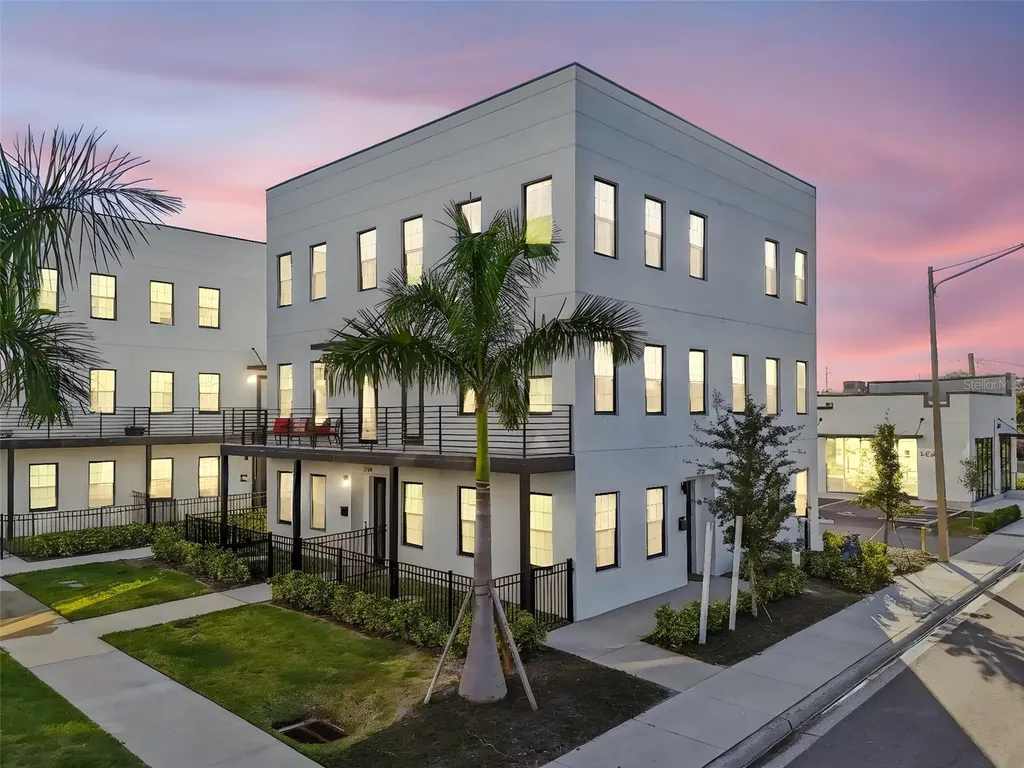 2724 5th Avenue S St Petersburg FL 33712