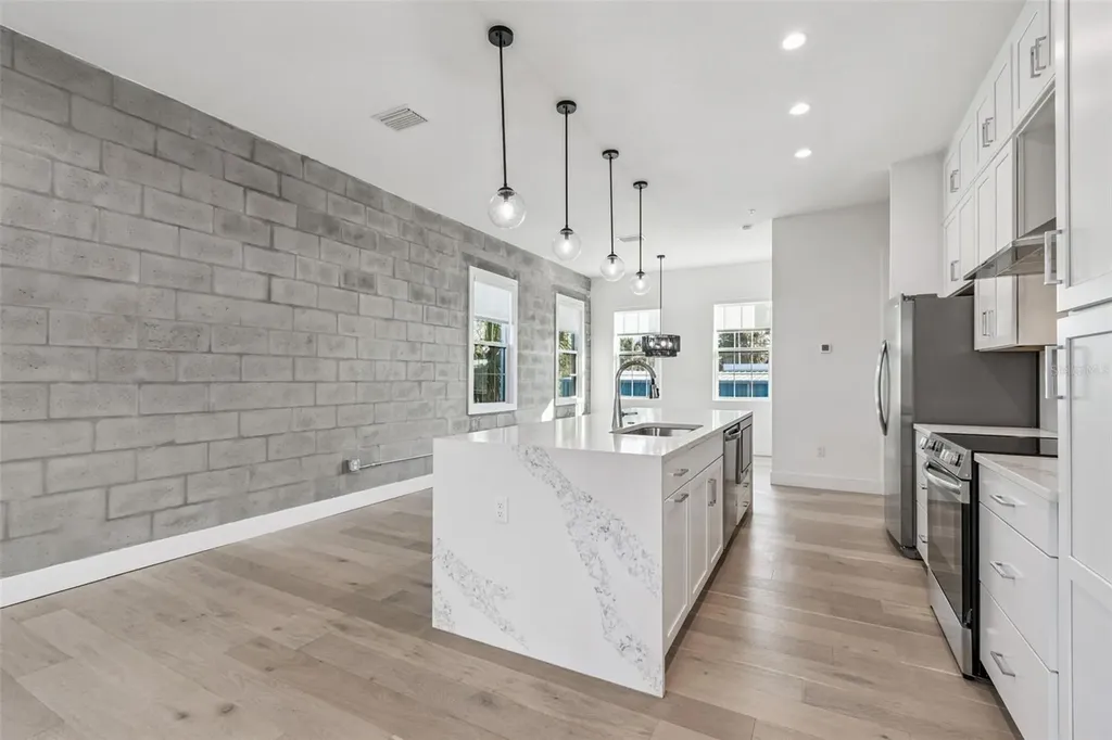 2724 5th Avenue S St Petersburg FL 33712