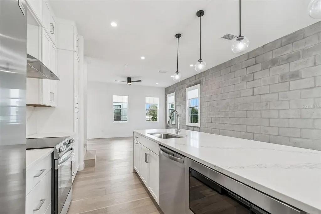 2724 5th Avenue S St Petersburg FL 33712