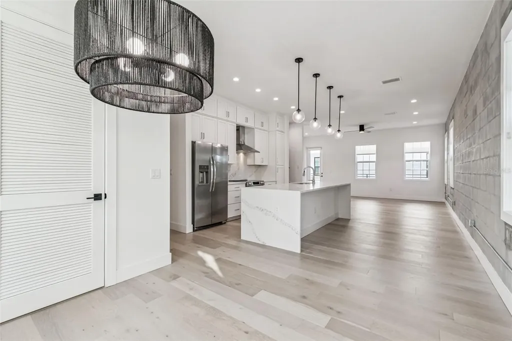 2724 5th Avenue S St Petersburg FL 33712