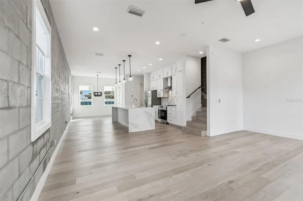 2724 5th Avenue S St Petersburg FL 33712