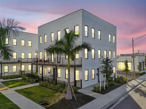 2724 5th Avenue S St Petersburg FL 33712