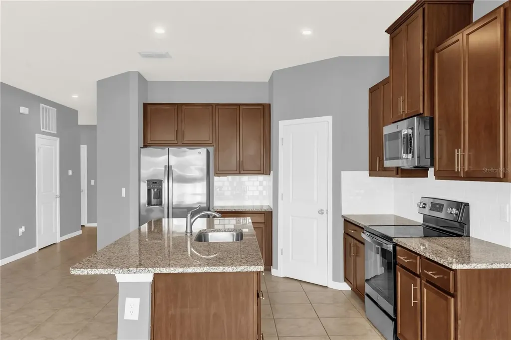 29307 Meadowcroft Avenue Wesley Chapel FL 33544