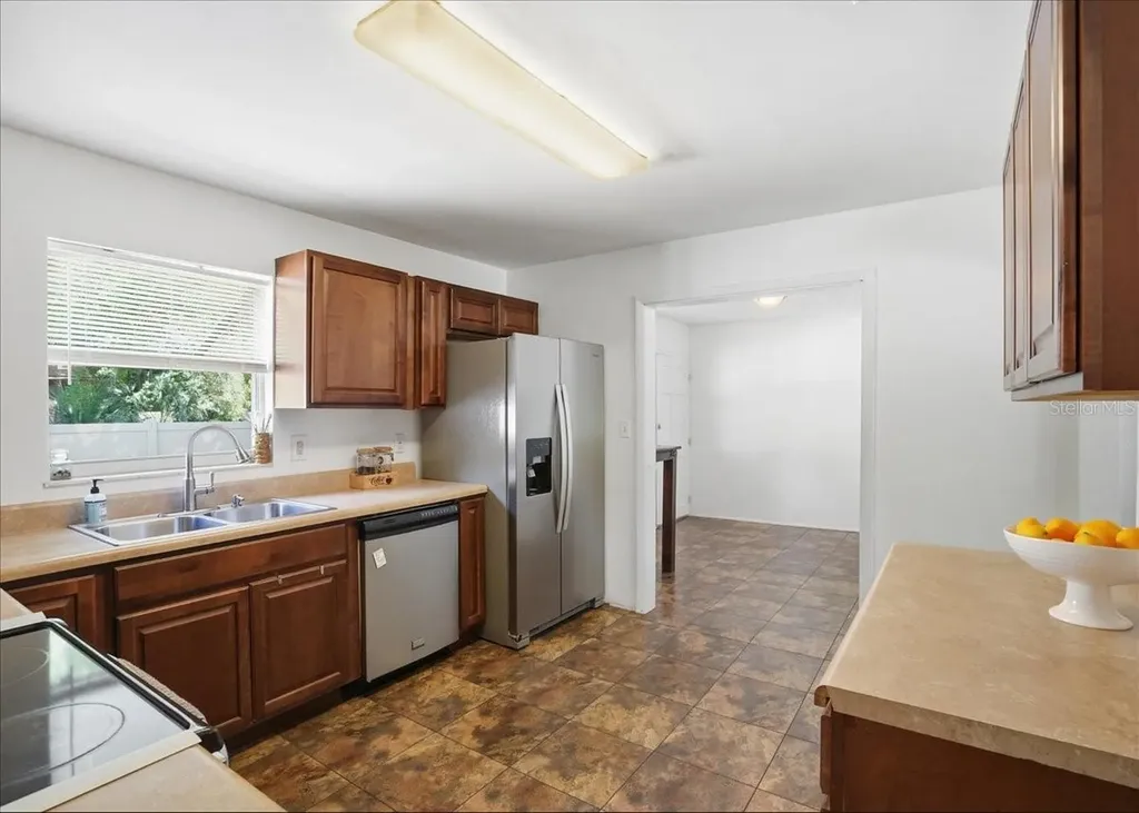3337 16th Street N St Petersburg FL 33704