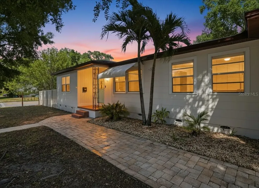 3337 16th Street N St Petersburg FL 33704