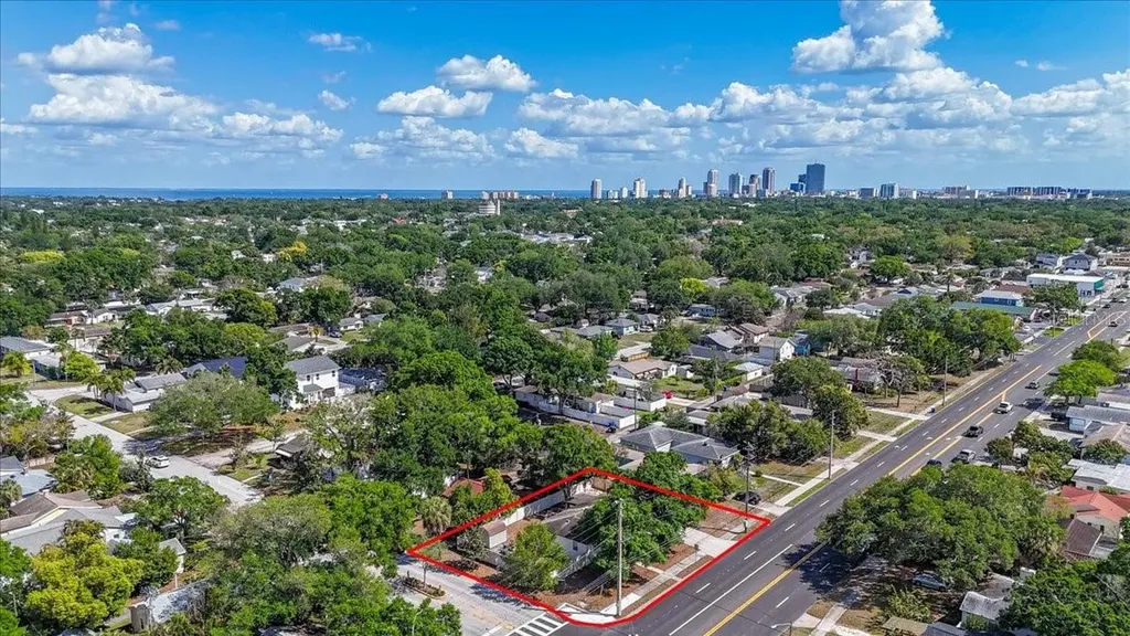 3337 16th Street N St Petersburg FL 33704