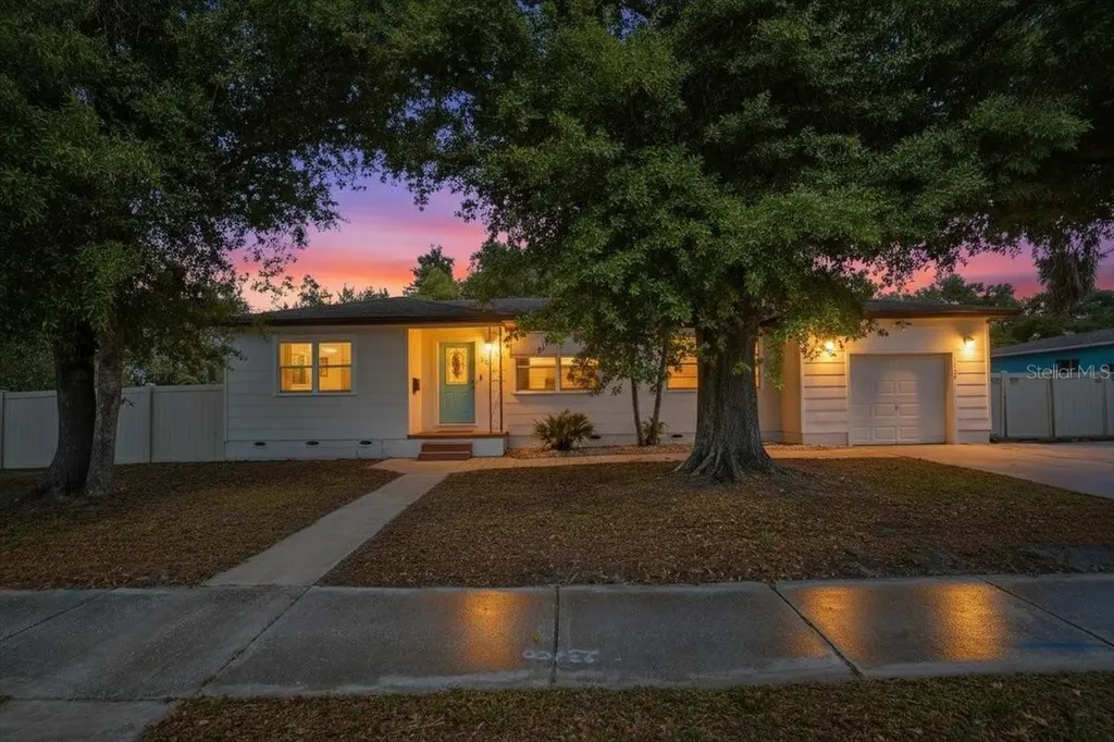 3337 16th Street N St Petersburg FL 33704
