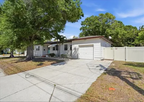 3337 16th Street N St Petersburg FL 33704