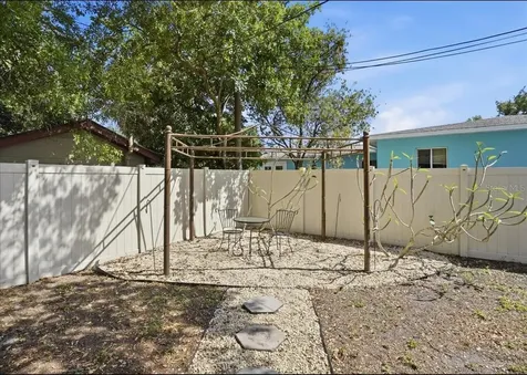 3337 16th Street N St Petersburg FL 33704