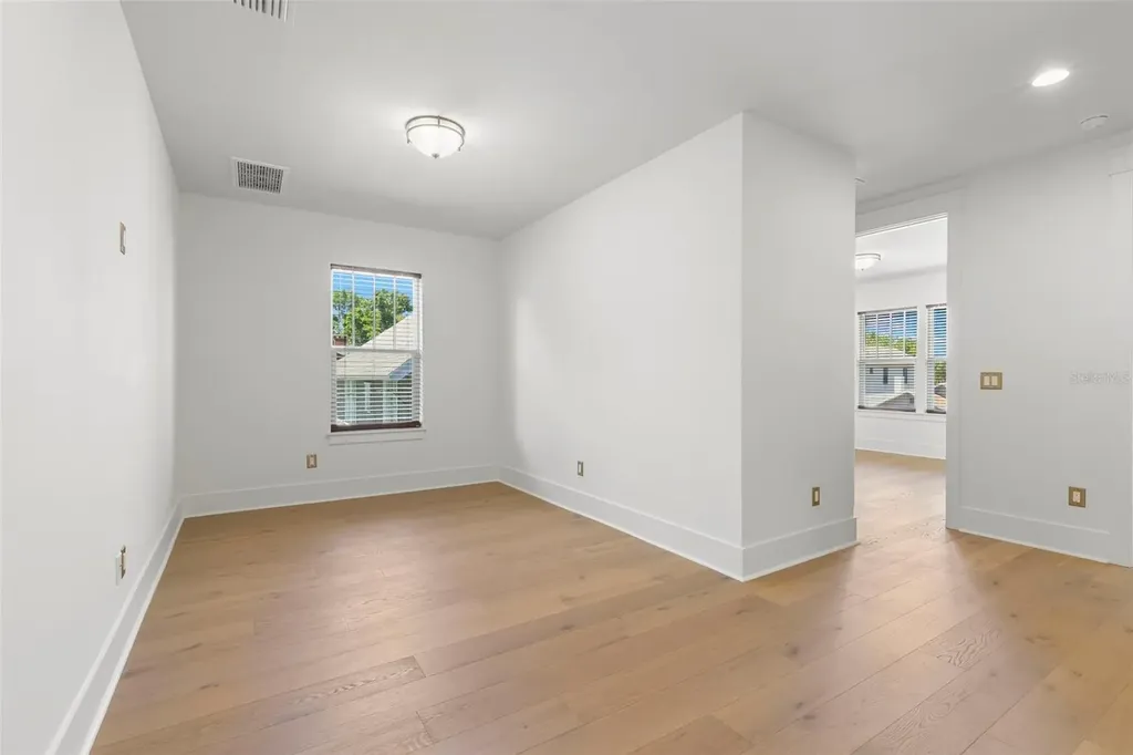 1038 26th Avenue N St Petersburg FL 33703