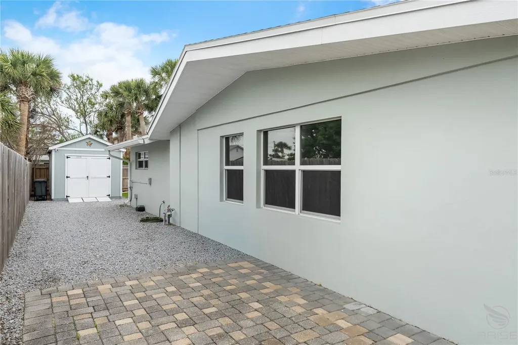 818 Hope Avenue New Smyrna Beach FL 32169
