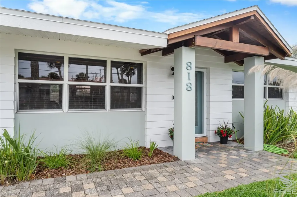 818 Hope Avenue New Smyrna Beach FL 32169
