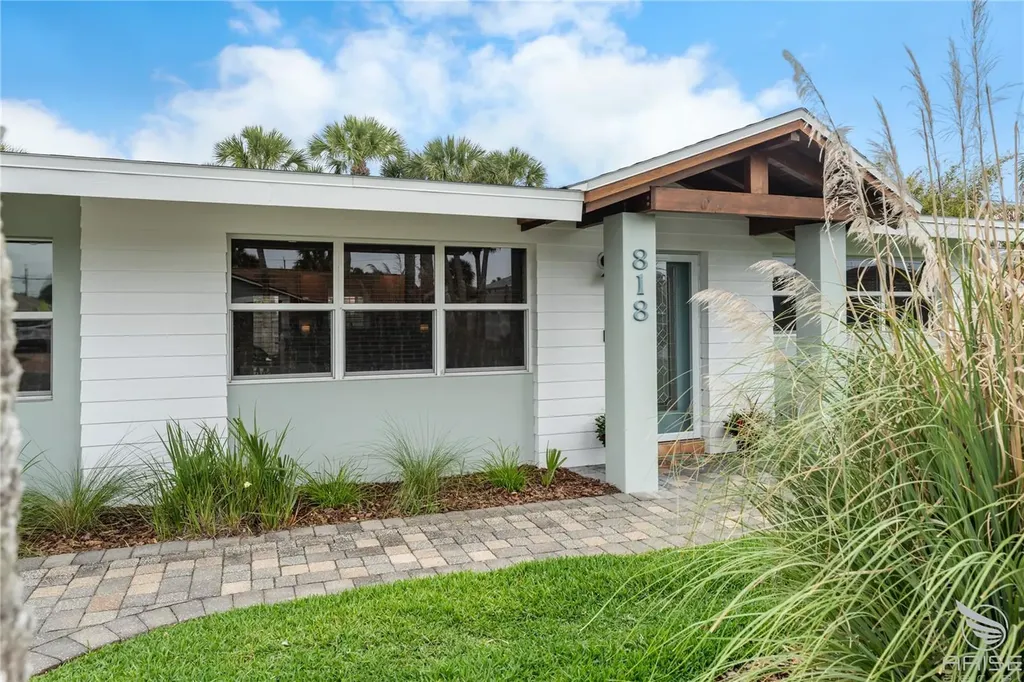 818 Hope Avenue New Smyrna Beach FL 32169