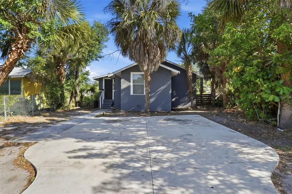 2717 13th Avenue S St Petersburg FL 33712