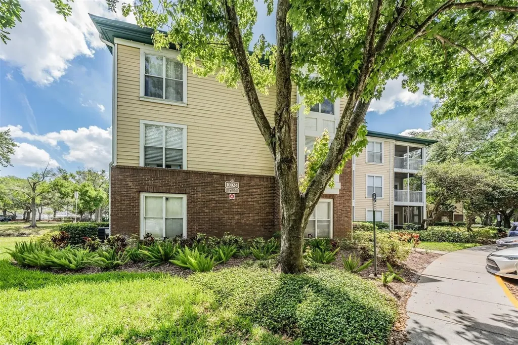 10024 Strafford Oak Court Tampa FL 33624