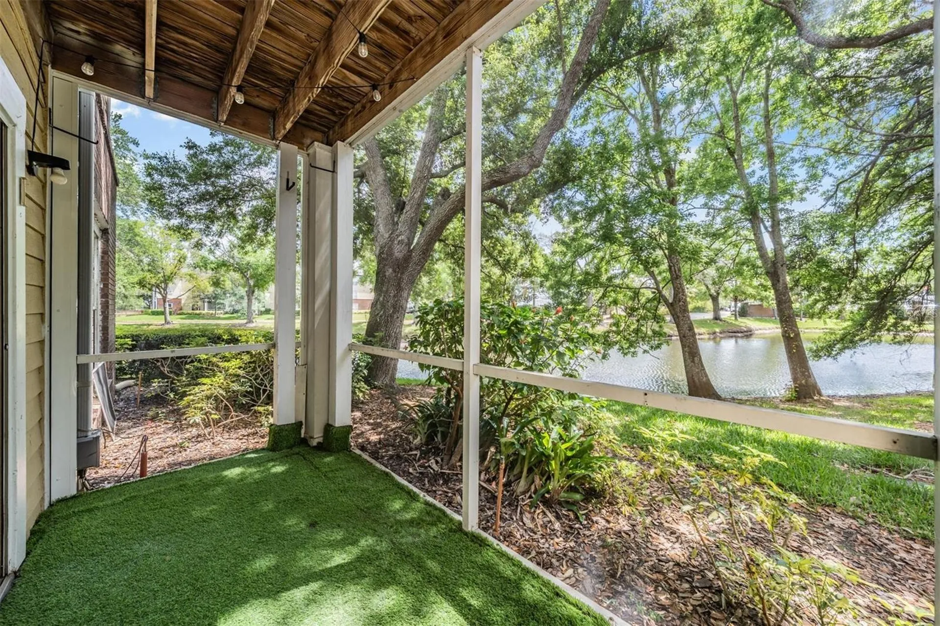 10024 Strafford Oak Court Tampa FL 33624