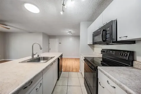 10024 Strafford Oak Court Tampa FL 33624