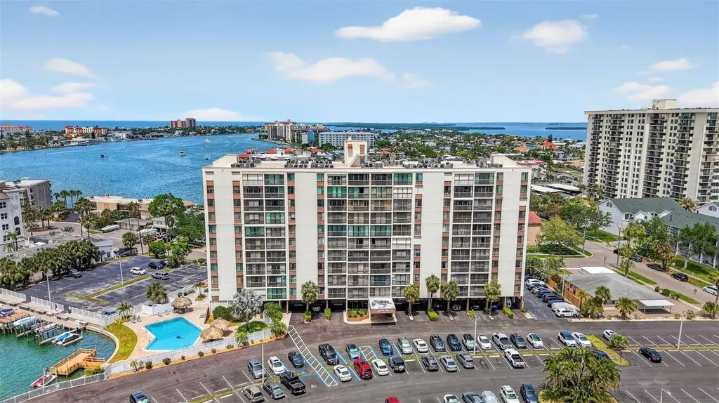 255 Dolphin Point Clearwater FL 33767