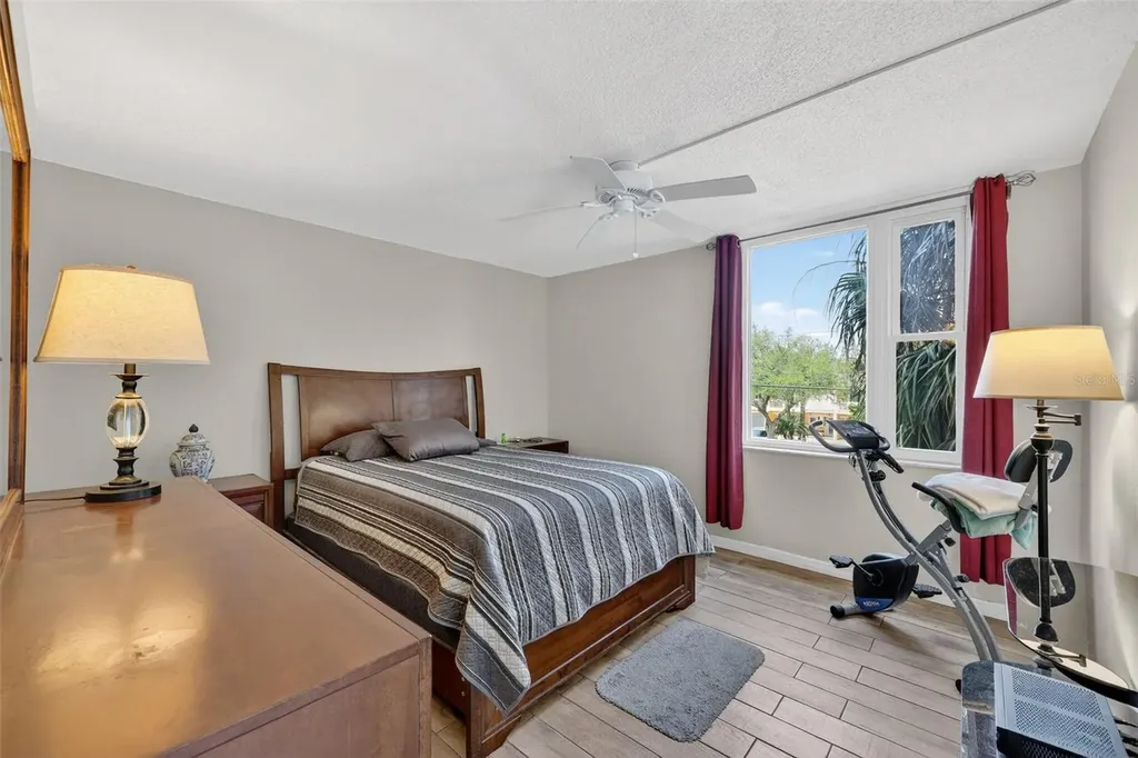 255 Dolphin Point Clearwater FL 33767