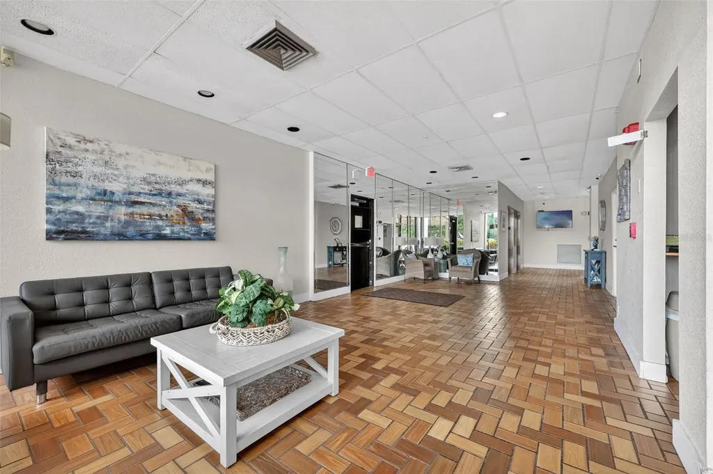 255 Dolphin Point Clearwater FL 33767
