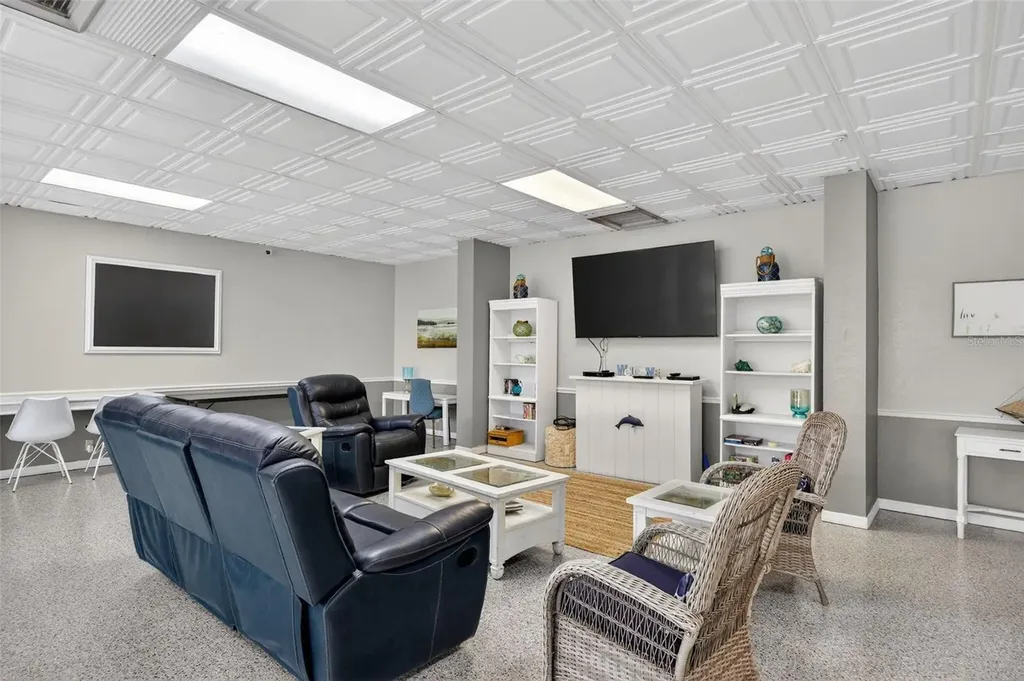 255 Dolphin Point Clearwater FL 33767