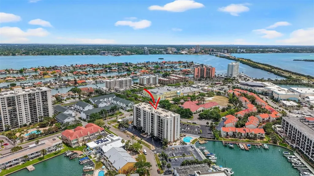 255 Dolphin Point Clearwater FL 33767
