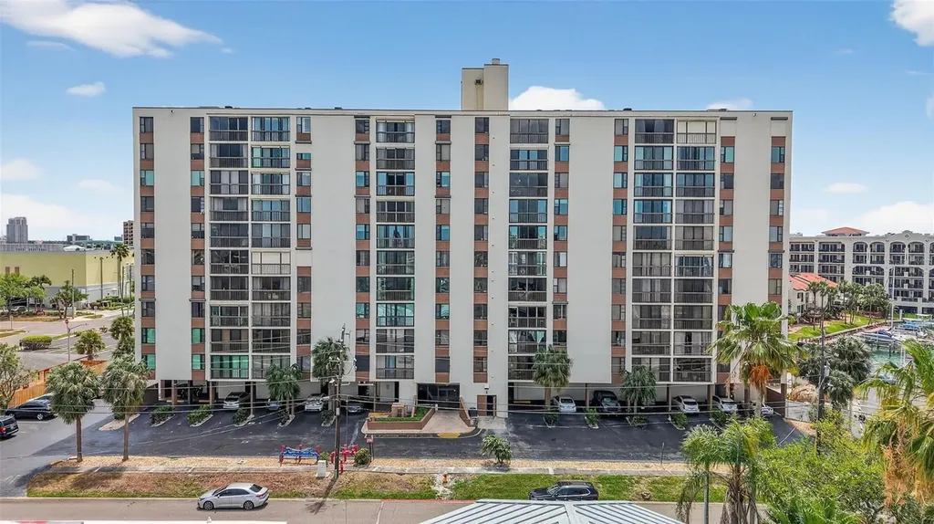 255 Dolphin Point Clearwater FL 33767