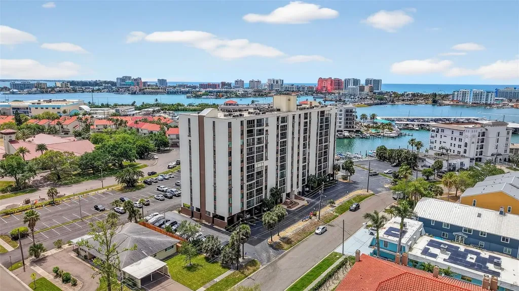 255 Dolphin Point Clearwater FL 33767