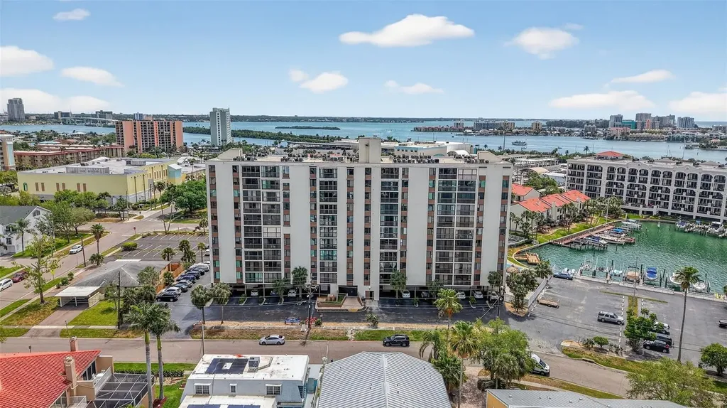 255 Dolphin Point Clearwater FL 33767