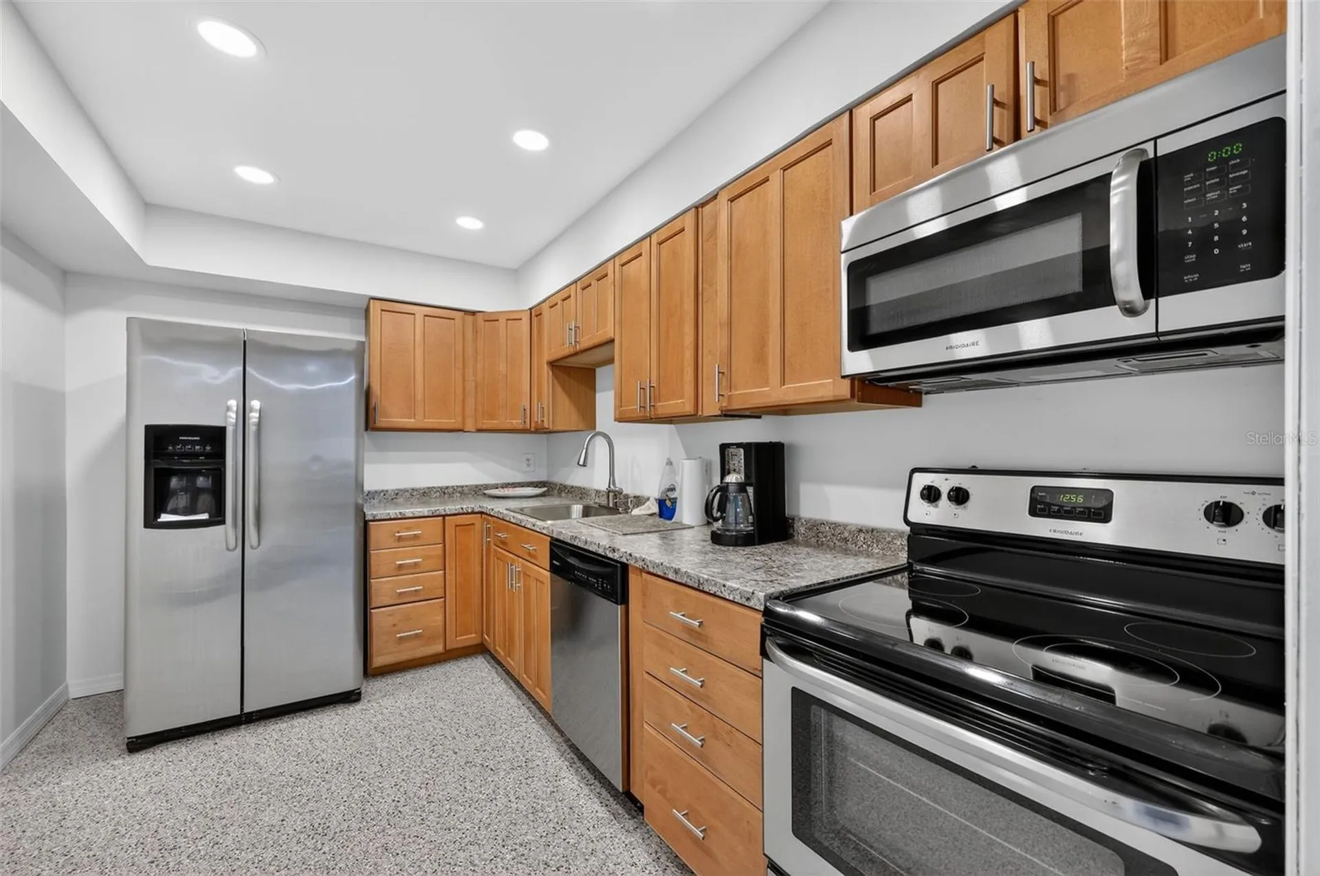 255 Dolphin Point Clearwater FL 33767