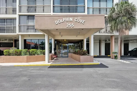 255 Dolphin Point Clearwater FL 33767