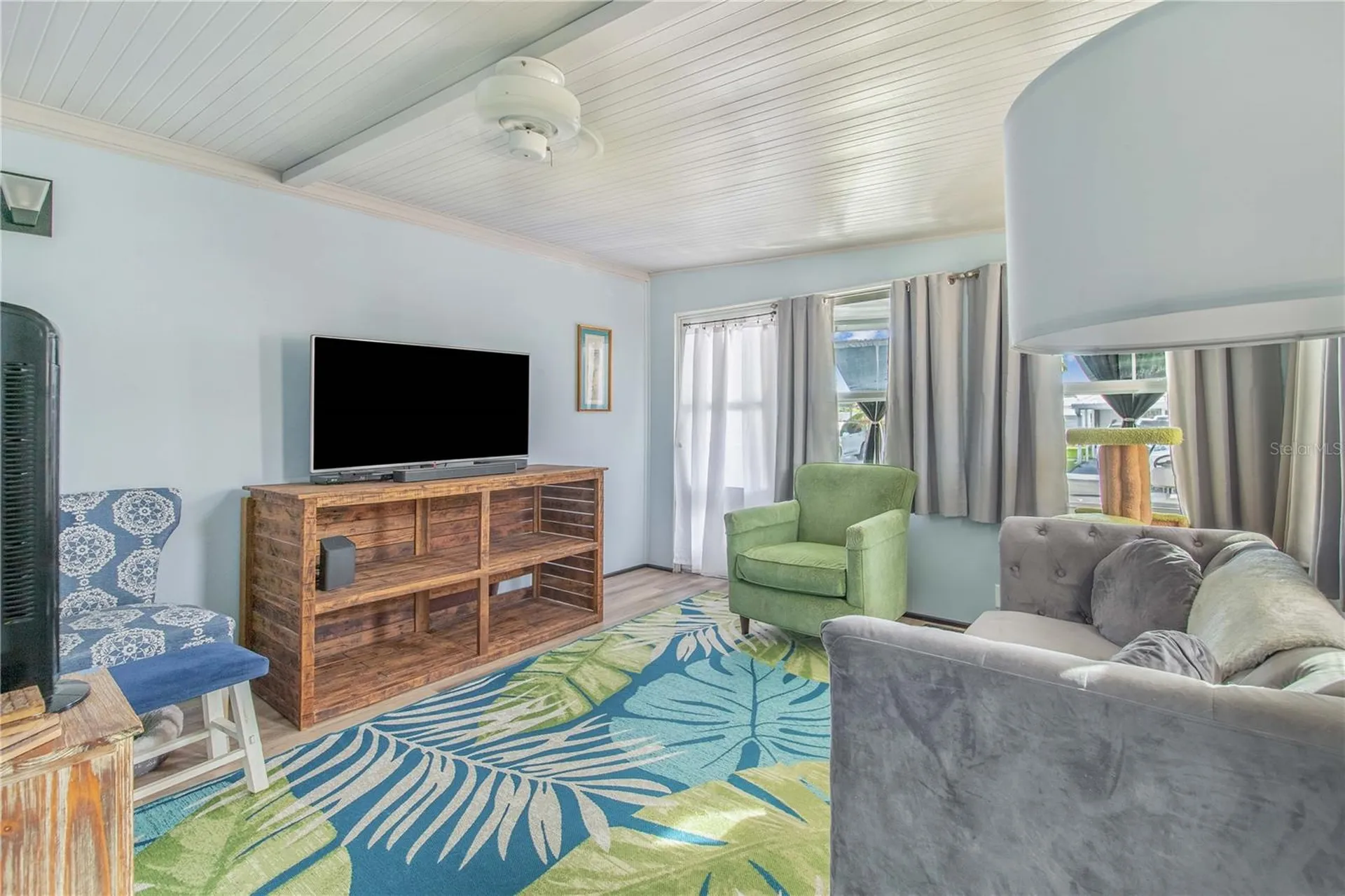 475 Pine Loop Frostproof FL 33843
