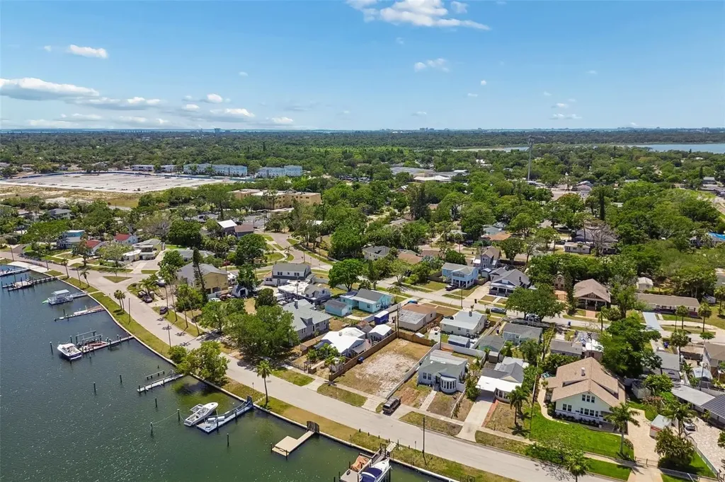 4005 Sunrise Drive S St Petersburg FL 33705