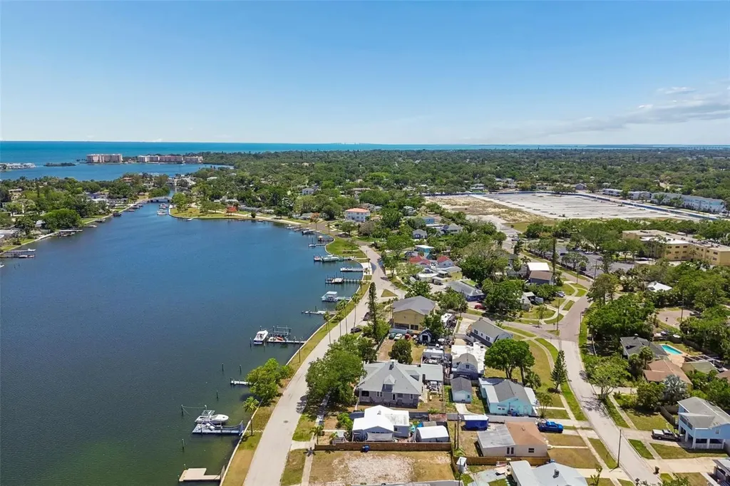 4005 Sunrise Drive S St Petersburg FL 33705