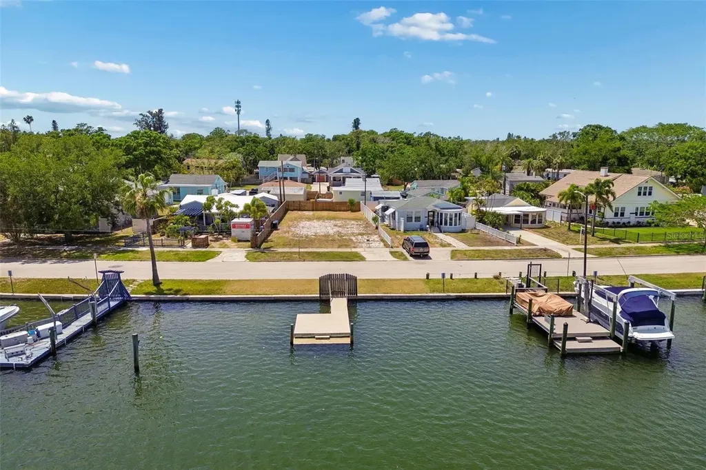 4005 Sunrise Drive S St Petersburg FL 33705