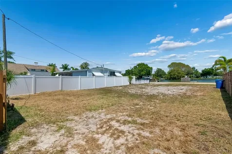 4005 Sunrise Drive S St Petersburg FL 33705