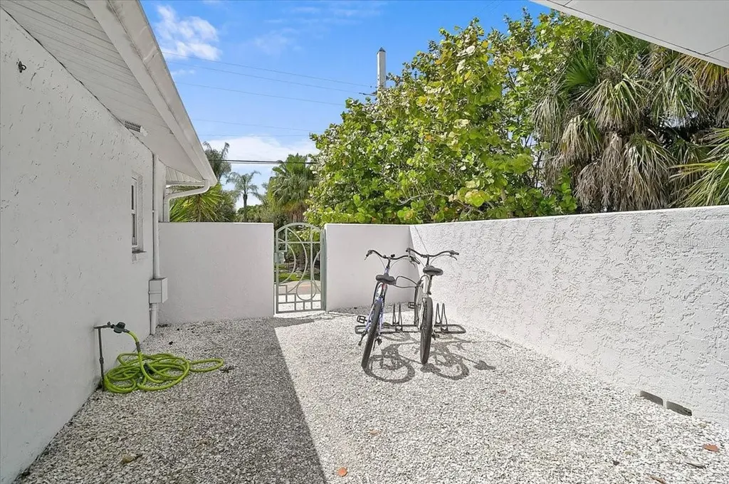 3515 La Paloma Avenue Sarasota FL 34242