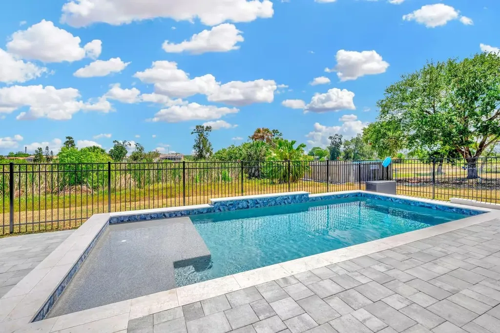721 Eagle Lane Apollo Beach FL 33572