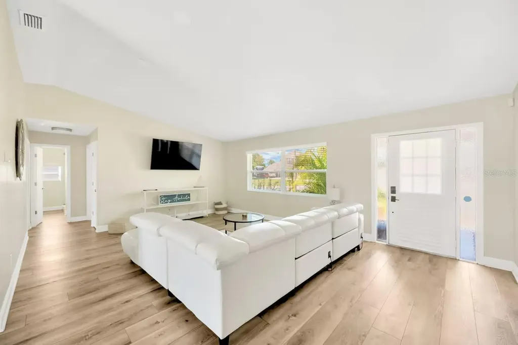 721 Eagle Lane Apollo Beach FL 33572